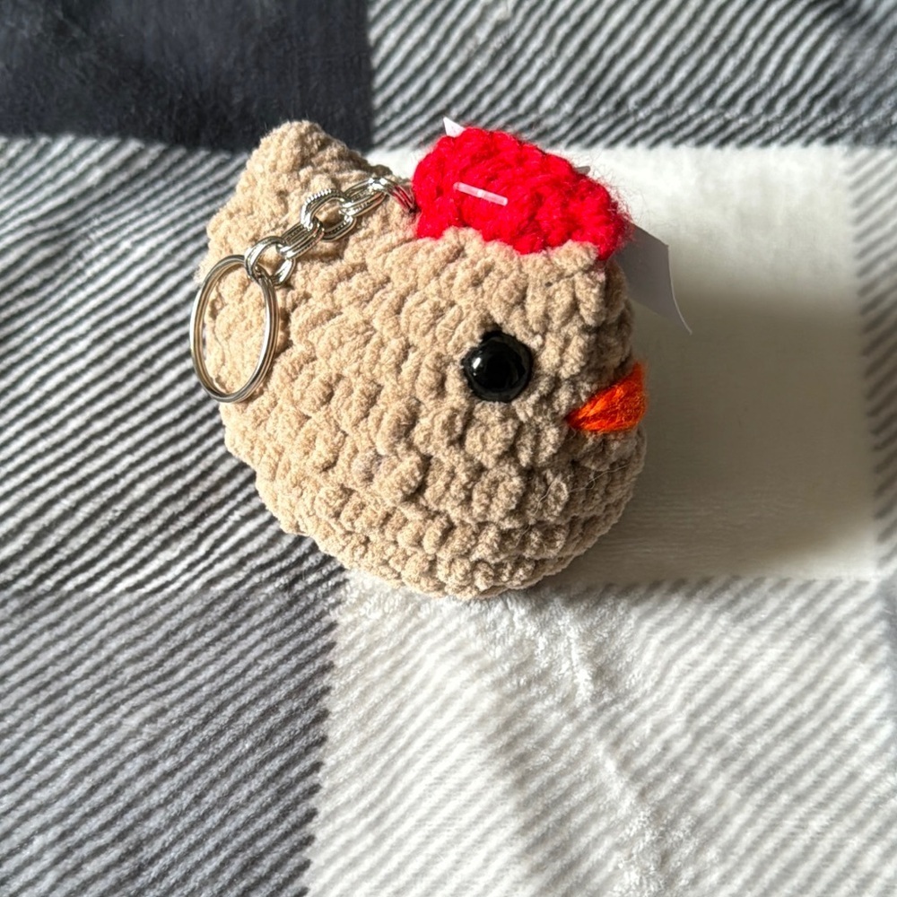 🎉 Crochet Chicken Keychain - Tan and Red